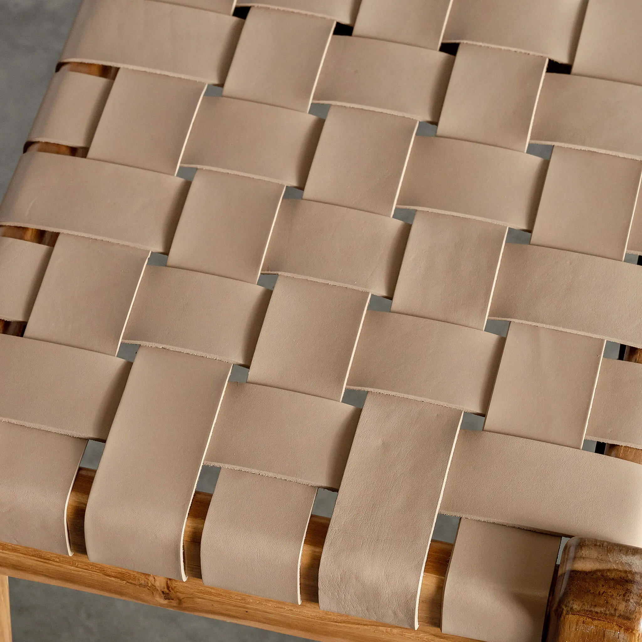 MALAND WOVEN LEATHER COUNTER STOOL  |  LIGHT TAUPE LEATHER HIDE