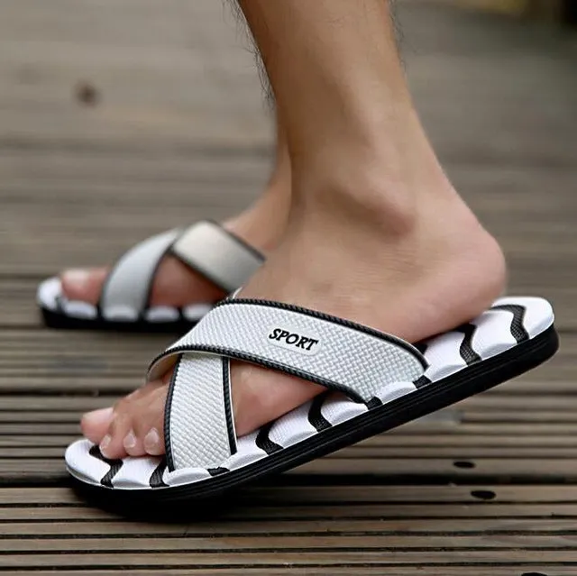 Men Slippers New Lightweight Casual Plaid Stripes Sandals Summer Fashion Men Classic Flip flops Hot Soft Beach Shoes