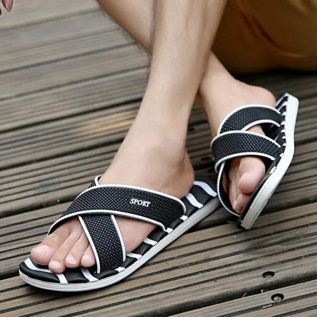 Men Slippers New Lightweight Casual Plaid Stripes Sandals Summer Fashion Men Classic Flip flops Hot Soft Beach Shoes