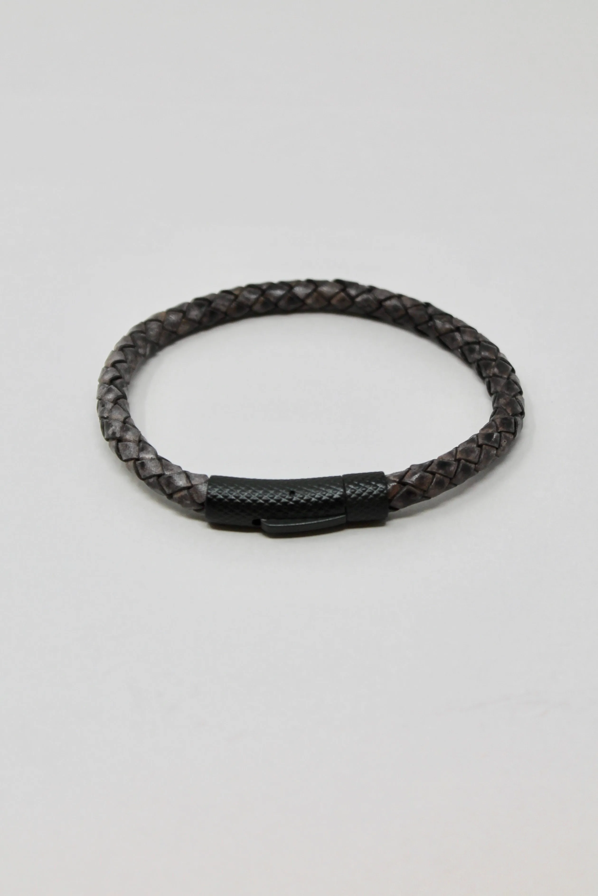 Stelck Leather Strap • Black Clasp